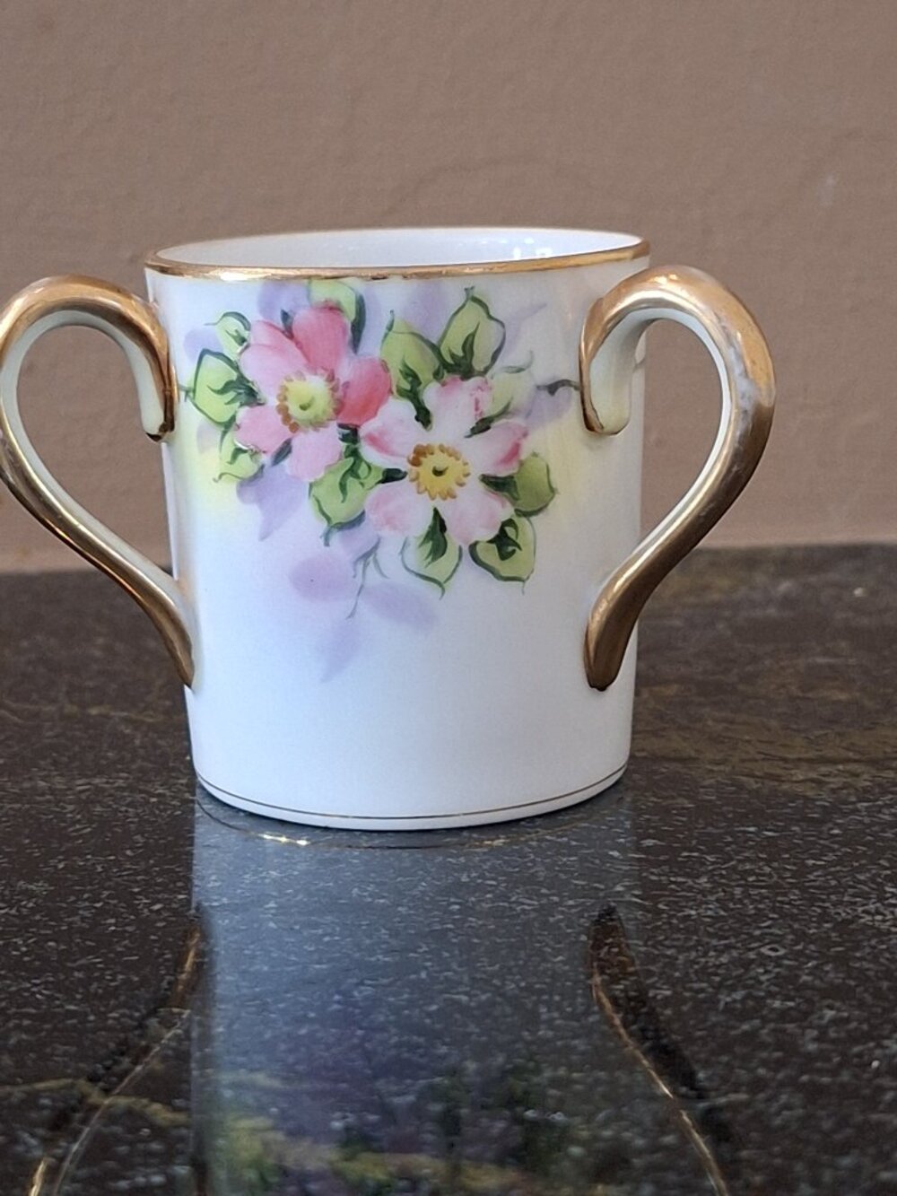 3 Handled Cupv